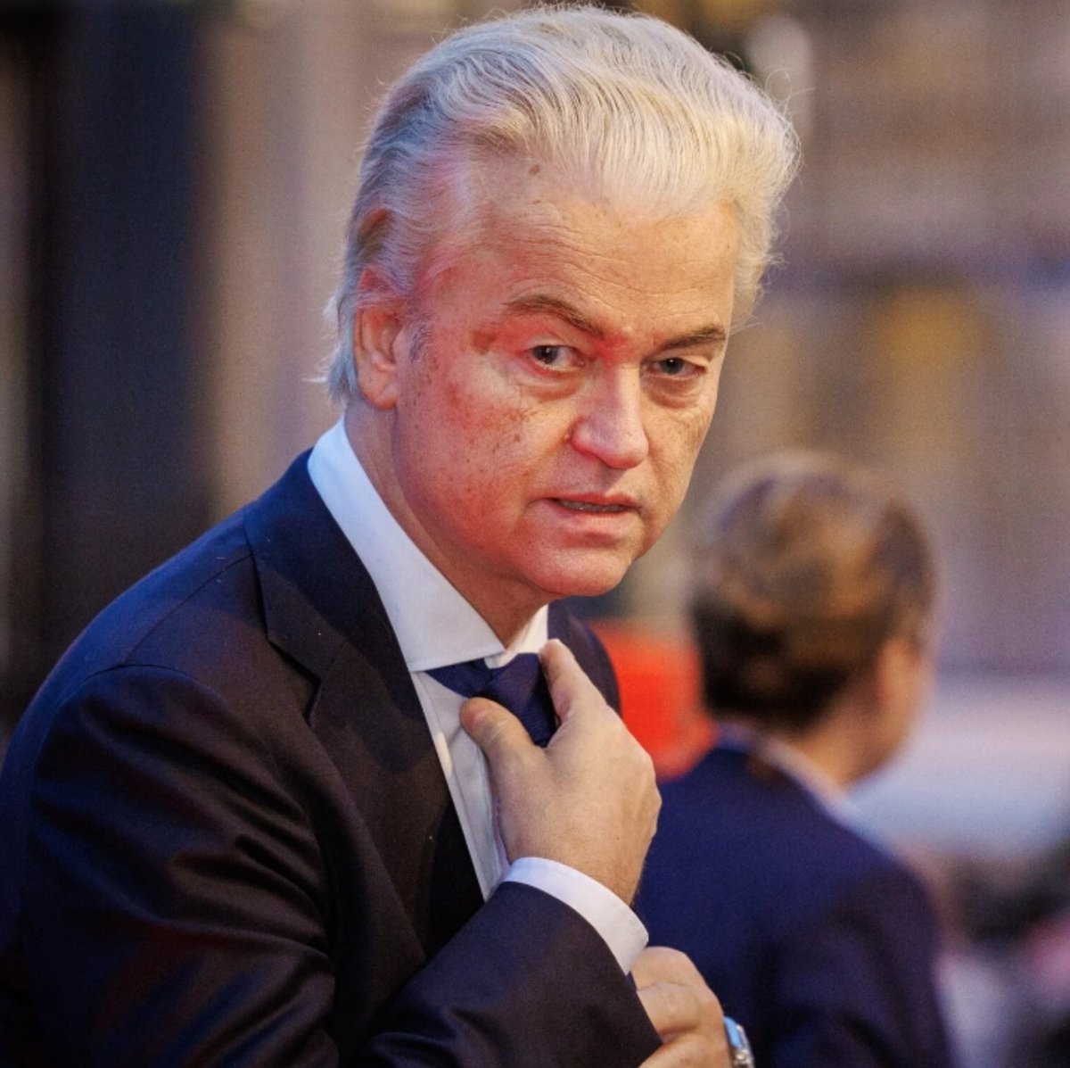 MarioBojic's tweet photo. 🇳🇱🇺🇦Dutch patriot leader Geert Wilders just slammed the Dutch government over another €1.2 billion in aid to Ukraine.

"Where is the support package for the Netherlands?"

"This insane cabinet is helping Ukraine get through the winter with €1.2 billion while leaving our own people literally out in the cold!"