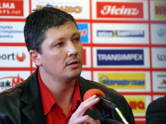 David_Ornside's tweet photo. 🚨🗣 Bulgaria national team coach who voted Messi in 2012 after the BOAT award:

"I voted Messi to win the 2012 Ballon D'or, I have always voted Messi in everything except this BOAT award because, no performance is touching Cristiano Ronaldo’s 2008 performance he was exceptionally good"
