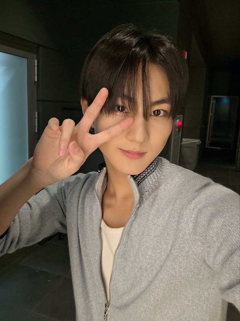 still__here11's tweet photo. Jungwon♥️ https://t.co/M2RQAg4dCD