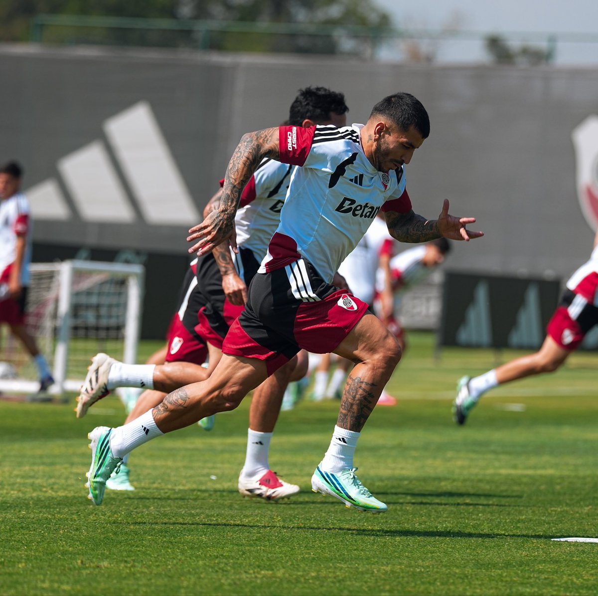 RiverPlate's tweet photo. 🔋🏃‍♂️💪 https://t.co/oXpcMb9vjn