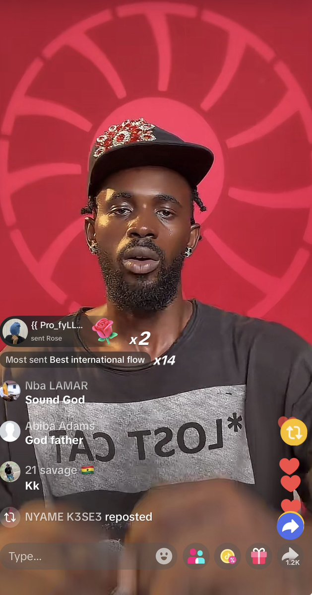 KWAHUBOGA1's tweet photo. Chaleee 😂🔥 Blacko come with full energy oo! The giveaways don kick off already, and Telecel Cash say tonight be for everybody to enjoy some goodies. 💸🤣 Me I no go dull, make I go see wetin dey wait for me before e be too late! 🏃🏾‍♂️😂
#Blackocodes #TelecelCashXBlacko 

https://t.co/1l9ljb8Jb6