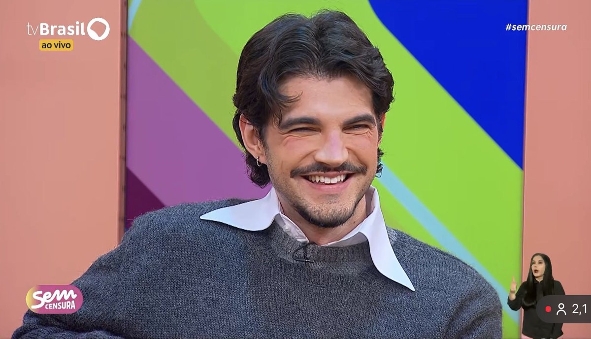 podlobers's tweet photo. – Moço tatua isso aí!
– Mas é um print do Jão sorrindo…
– Pois é, e eu quero colorida!
#SemCensura https://t.co/D02lYwqJID