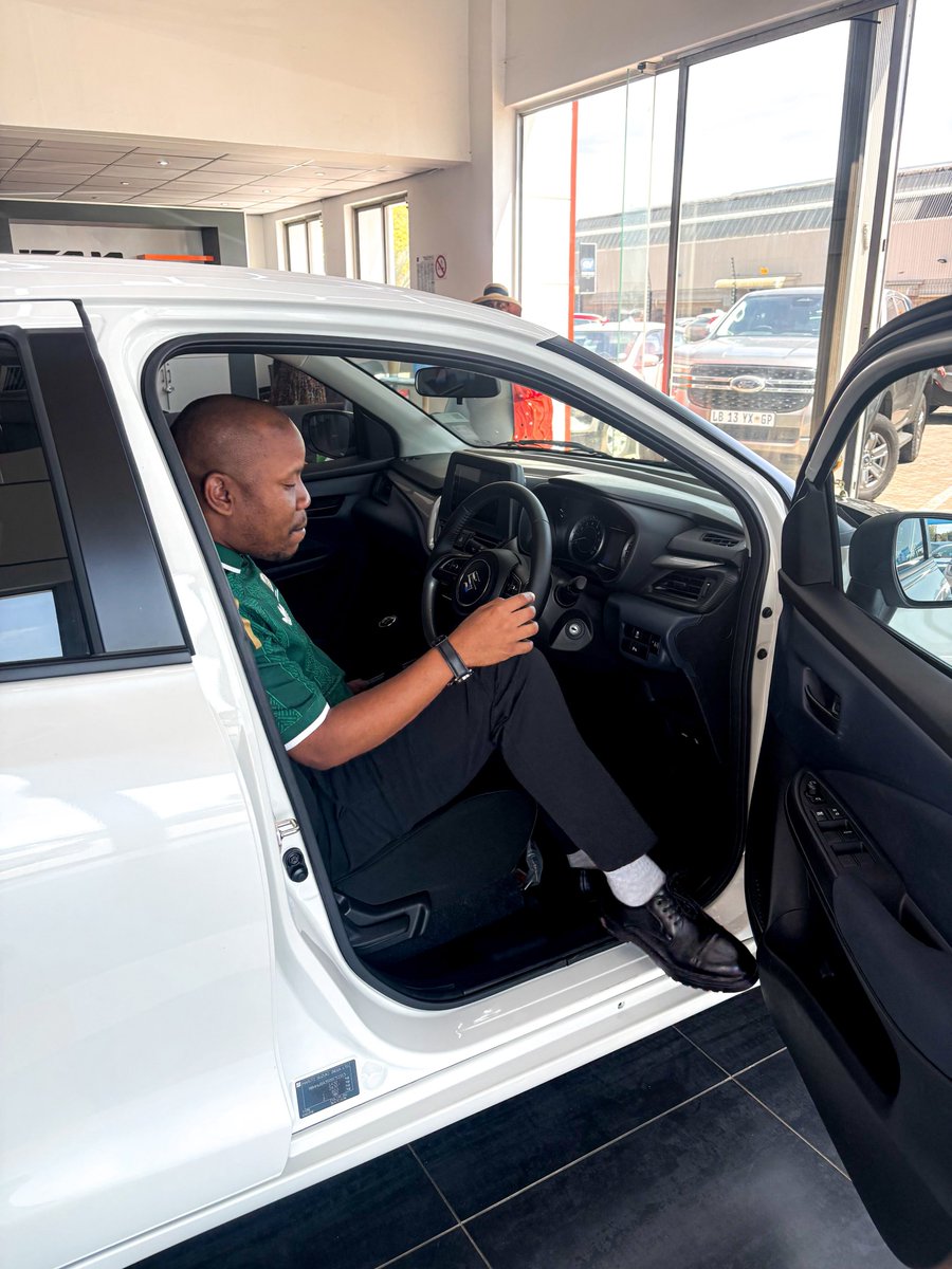 KabeloMohlah02's tweet photo. Baby white 🤍 Nkosiyam 🥺 https://t.co/aTKXyeEC69