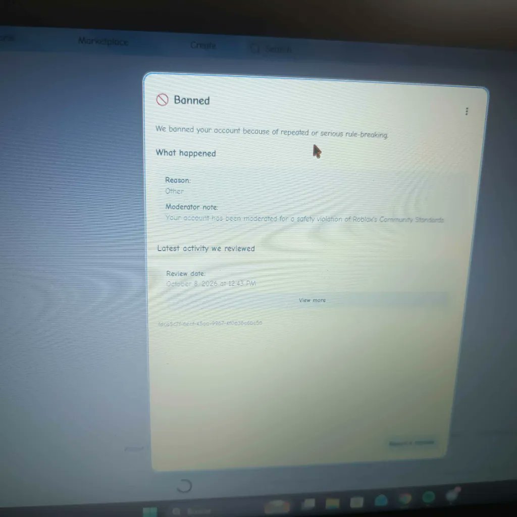 yvnkieazz's tweet photo. @RobloxES Please help us—the innocent players—get unbanned. This AI-based moderation system is issuing unfair bans to people who did nothing to violate the safety guidelines; at any moment, more players could end up being banned for no reason at all. 
user: valenzoide @Roblox #RobloxBan https://t.co/E0nI4TTDQz