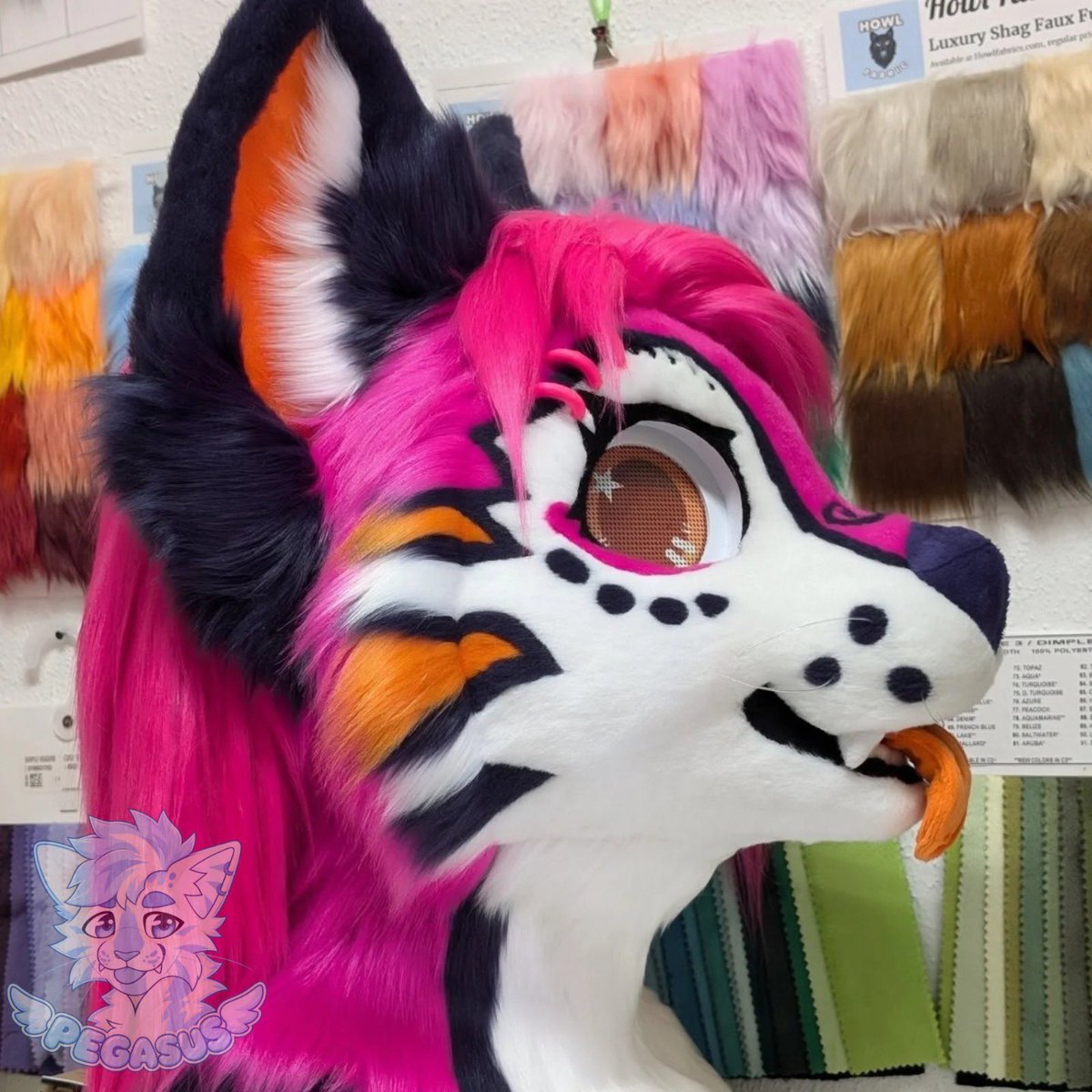 pegasusneszipf's tweet photo. Commission done! 

And she's already home!

Handpaw pattern hy me!

#furryart #furry #furries #fursona #furryfandom #fursuit #fursuitmaker #commission #fursuitmaking #fursuiting https://t.co/OyfTtMckAb