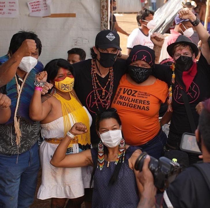 acervo_gojira's tweet photo. 🚨 PESSOAL URGENTE 🚨

CADÊ O EXÉRCITO DO LULA HEIN?

SUBAM AS TAGS:
#ProtejamNossosPovosIndigenas
#ProtejamOsPovosOriginarios https://t.co/7THVefCiLh