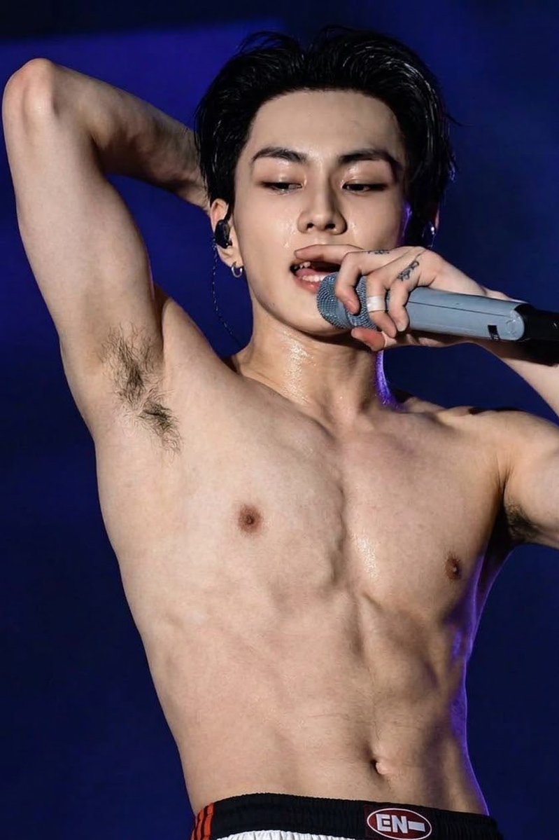 PitsFantasyX's tweet photo. Jungw0n🙈🙈 I love your sweaty armpit🔥🔥🔞 #NSFW #kpoparmpit #ai https://t.co/xVs30avnft