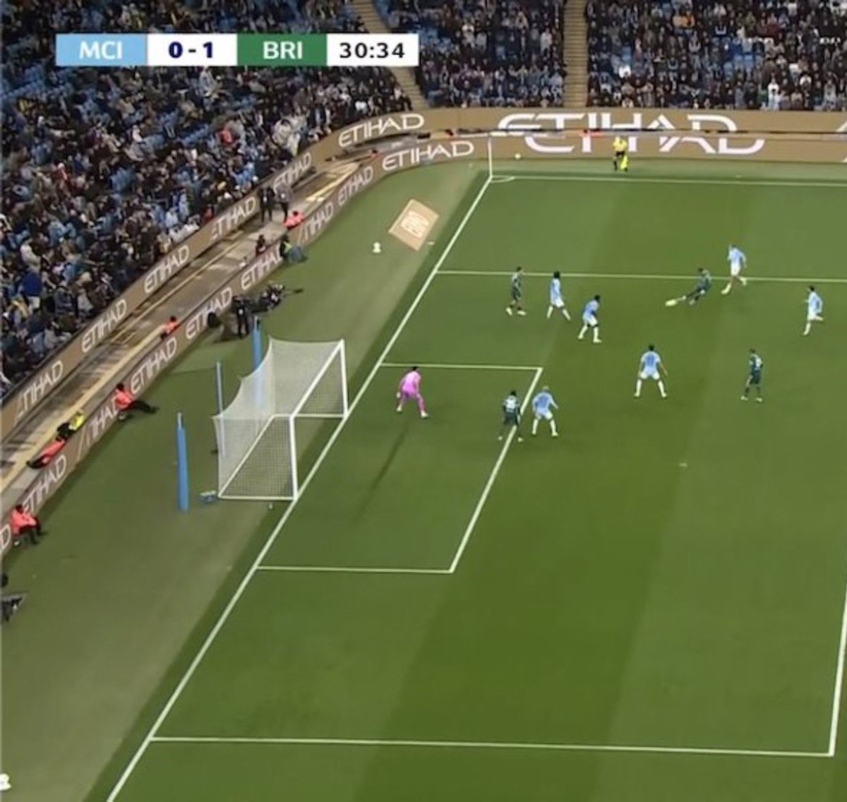 PurelyFootball's tweet photo. 🚨😳 Man City punished by the lack of VAR as Brighton’s offside goal is allowed! https://t.co/JPytrX2iX3