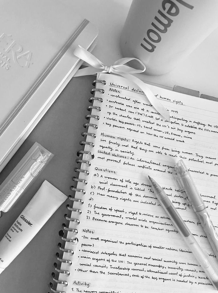 mikasaaa002's tweet photo. I have to study soo much, wish me luck guys! #help #studying #luck #cute https://t.co/fjaXen7YDW