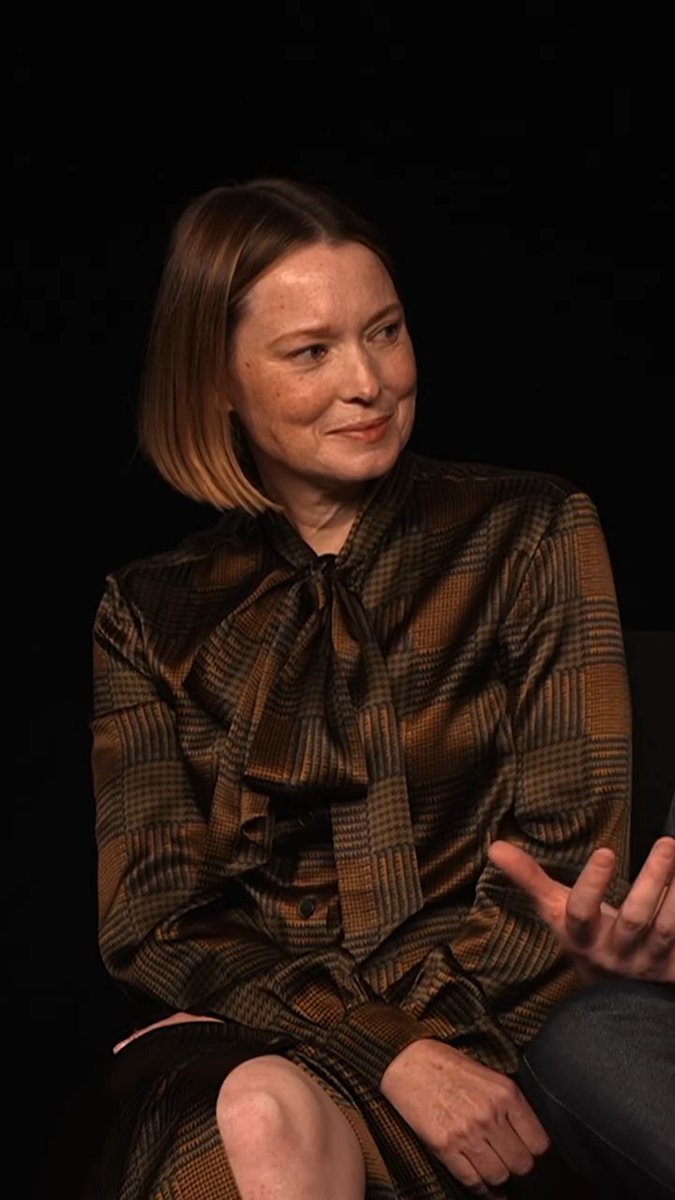 susansjoint's tweet photo. genuinely cannot get enough of her in this outfit https://t.co/cZ3wWyJlYj