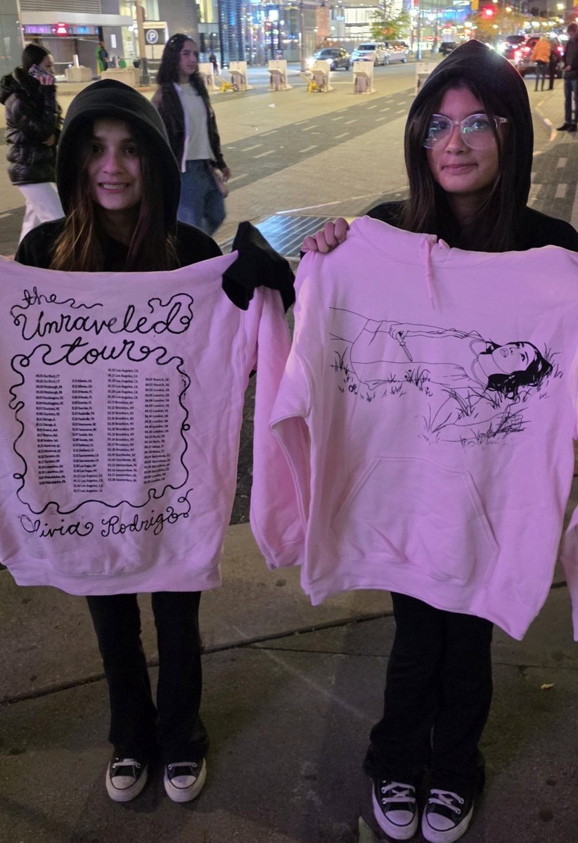 rodrigosdata's tweet photo. 🚨 Olivia Rodrigo’s team surprises two young fans with the chance to watch her perform live after they miss out on tickets to her show:

“We waited over two hours at the box office after a five-hour drive, only to be told all tickets had sold out. A kind-hearted staff member saw how upset my daughter and her friend were and gave them the chance to watch Olivia perform. It was the most beautiful thing to see. A lifetime memory was created. They cried most of the way home. Thank you, Olivia and your team, for this wonderful chance encounter amid the overwhelming number of fans who came to support her.”