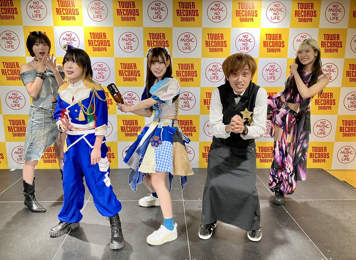 JK_WCS39's tweet photo. GANG PARADEのメンバーと交流した回数は2〜3回ほどである事が多いけれど、
少ない交流でも特典会や握手会で名前を呼んでくれるからとても嬉しい
「また来たい！」と思うようになるね

今日のラストライブ楽しみます！
#ギャンパレ https://t.co/VI5874Wuxr