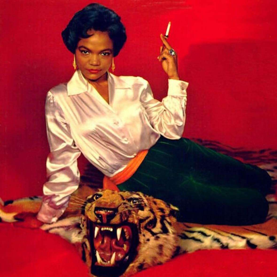 PopCrave's tweet photo. Quenlin Blackwell as Eartha Kitt for Halloween. https://t.co/c34VAD3Uzw