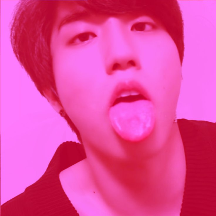 leepinkknow's tweet photo. Imagine if Jisung were pink. https://t.co/tFkiUHvN26