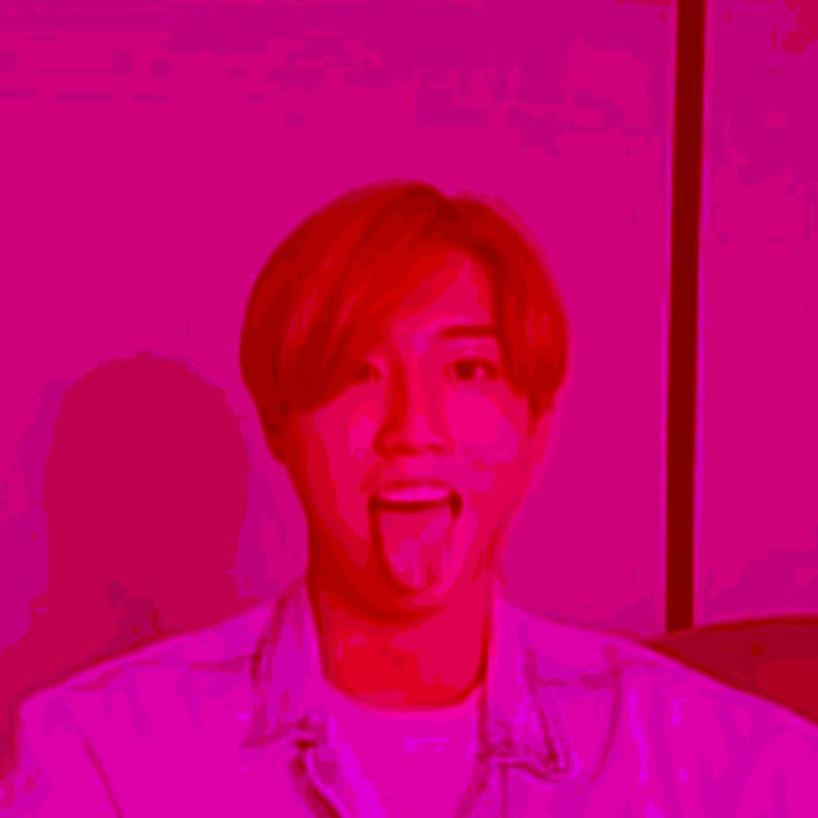leepinkknow's tweet photo. Imagine if Jisung were pink. https://t.co/tFkiUHvN26