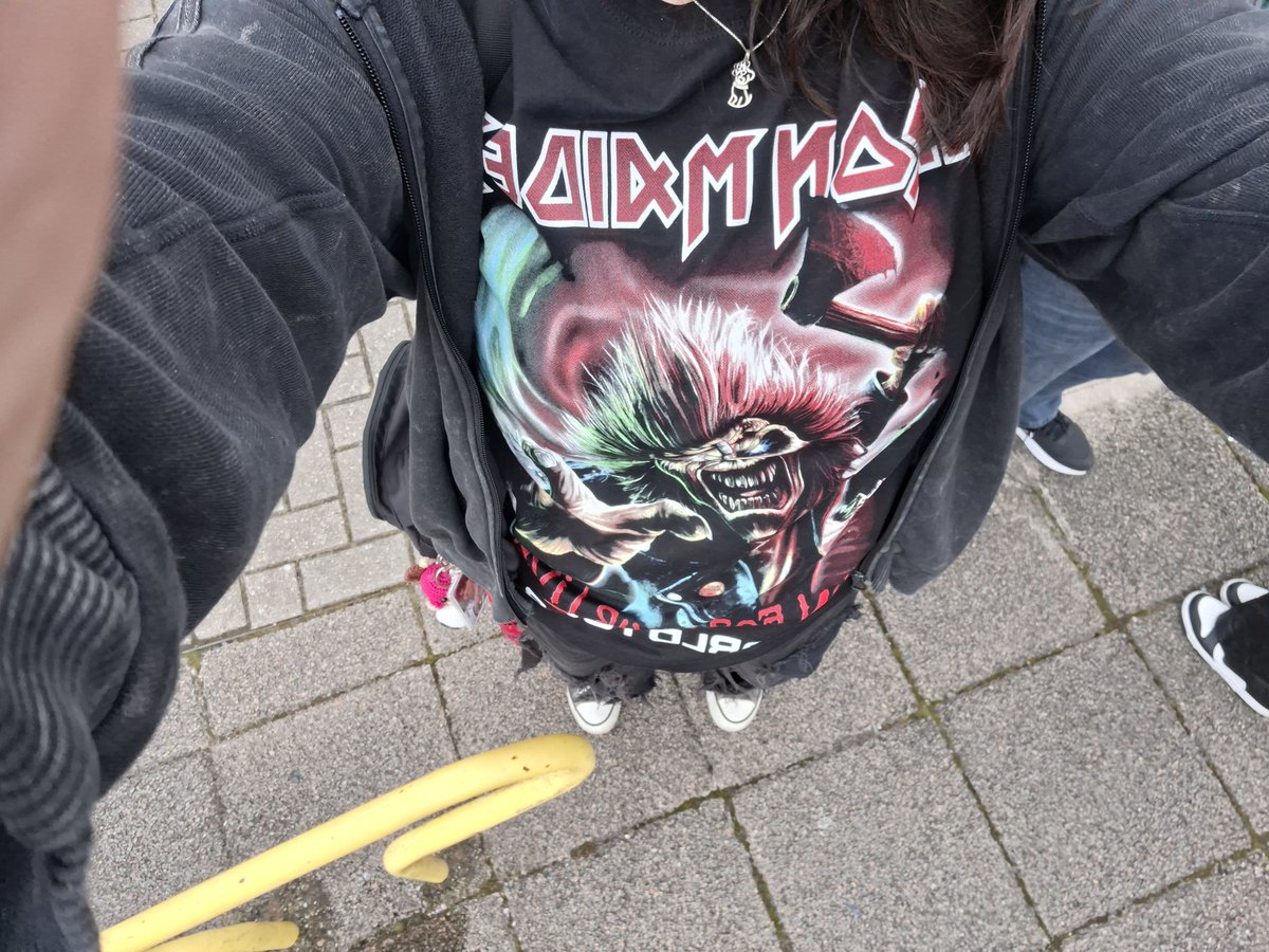chocosamz's tweet photo. vai ter zerose no show do iron maiden SIM! https://t.co/qk2VpzGWgq