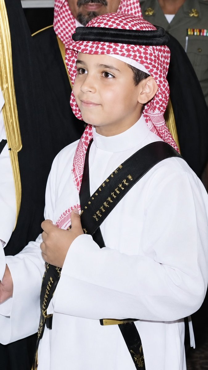 xq1jj's tweet photo. لا هـذا مـو طـفـل عـادي 
هذا زعيم الـشـرق الأوسـط 🤍 https://t.co/01wcpLTuWD