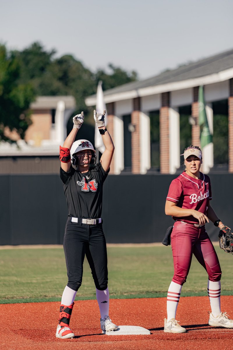 nicholls_sb's tweet photo. Fall Ball in the 985🍂🍂

#SwordsUp⚔️ | #GeauxColonels https://t.co/sboedskeIX