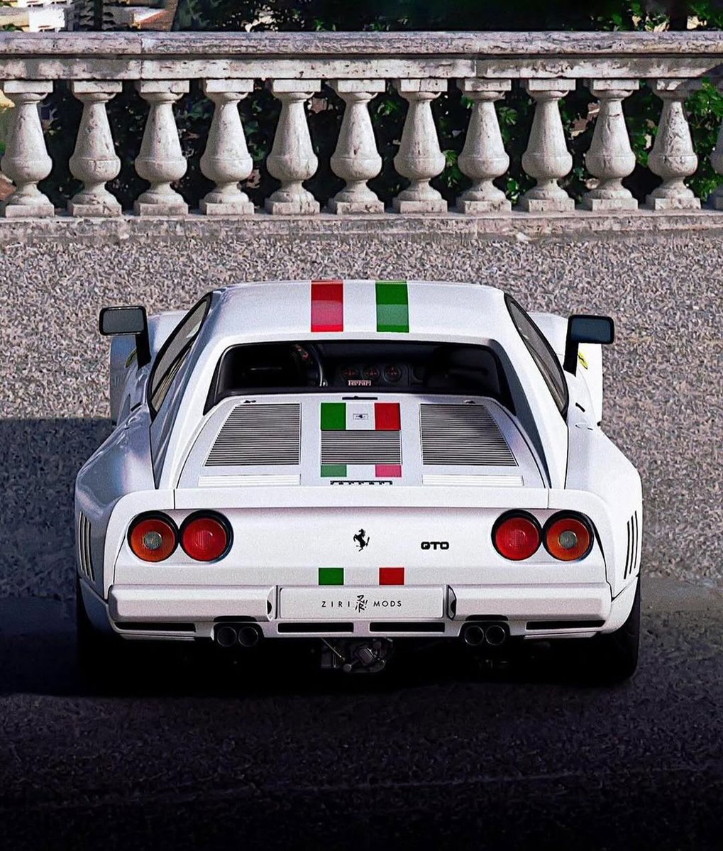 OctaneRaw's tweet photo. Pure Italian excellence. The legendary Ferrari 288 GTO and F40 commanding attention in St. Mark's Square, Venice. 🇮🇹🐎

#Ferrari #288GTO #FerrariF40 #Supercar https://t.co/A9PmMMVUSK