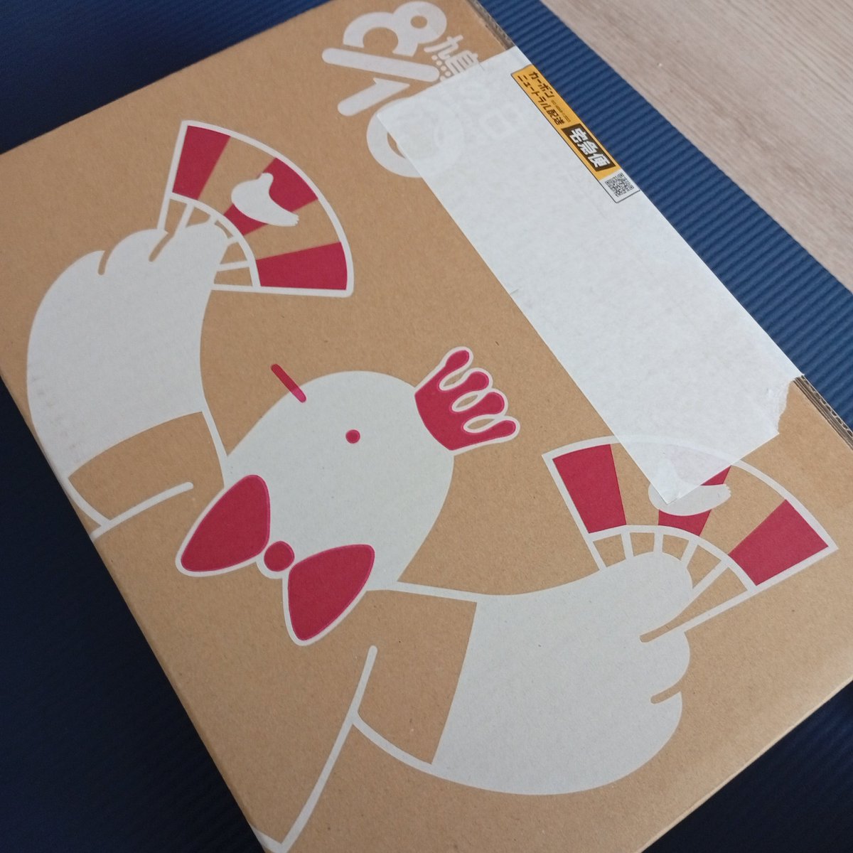 minomon_sword's tweet photo. 今年も鳩の日きたー！箱もポーチも可愛い🥰🥰🥰
鳩サブレーは非常食にもっていこうかな https://t.co/TAz7ANp7BU