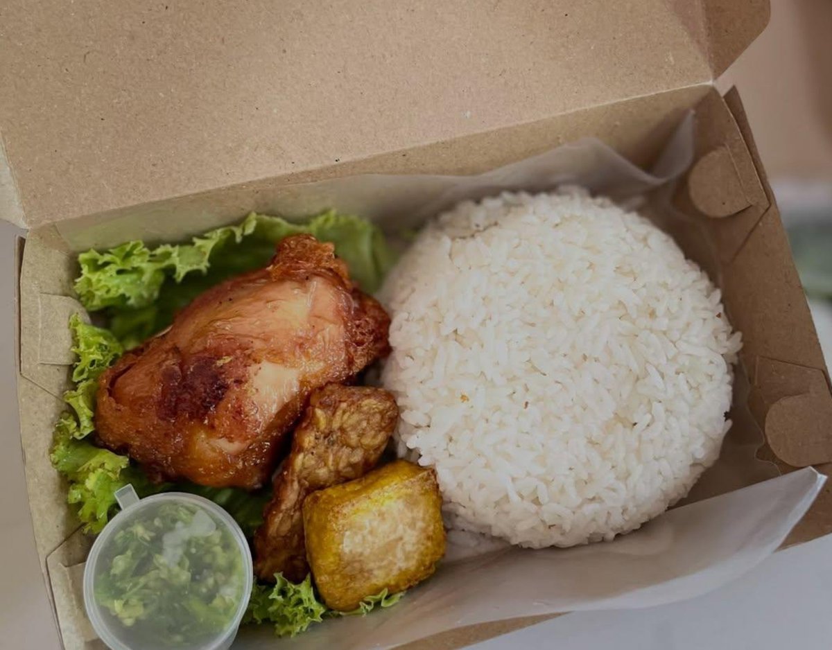 maribahasin's tweet photo. Sarapan dulu, warga X! 

Jangan sampai sibuk menjalani hari, tapi lupa ngisi energi. Perut kenyang, semoga hari ini lancar dan rezeki ikut berdatangan. Aamiin! 🤲

Warga X, pagi ini sarapan apa nih? https://t.co/PNSd0eqxcM