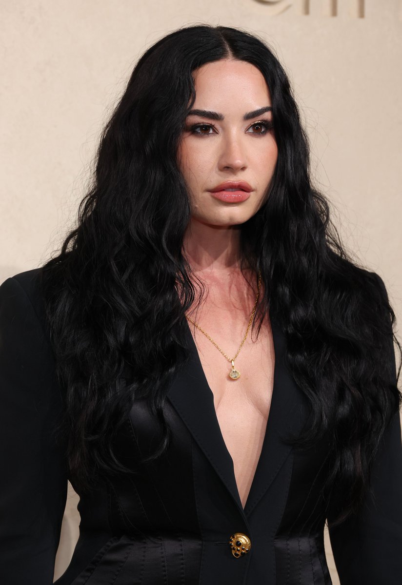 21metgala's tweet photo. Demi Lovato attends https://t.co/ASlR6zHp5M's first-ever gala. https://t.co/7tDYTNJV6l