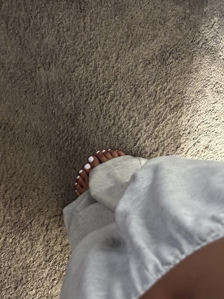 lilllyftt's tweet photo. good night, sugardaddys 🙈 #feet #worhsip https://t.co/59RTachaLd