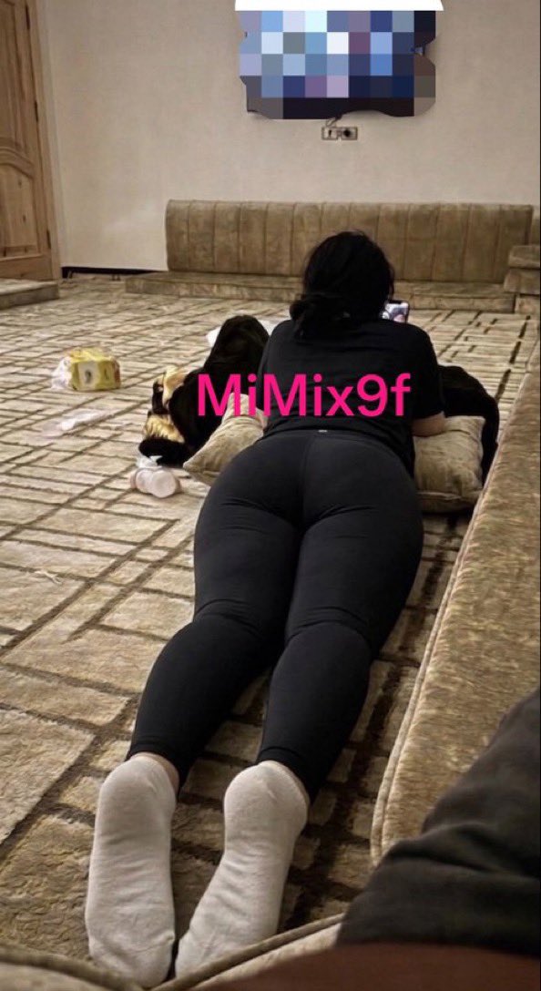 Ham20xx's tweet photo. رجال البيت تعب ان اخته ما تشوفه رجال و كل شوي حاطه رجلها قدامه😈

@MiMix9ff https://t.co/HYrzIREFX1