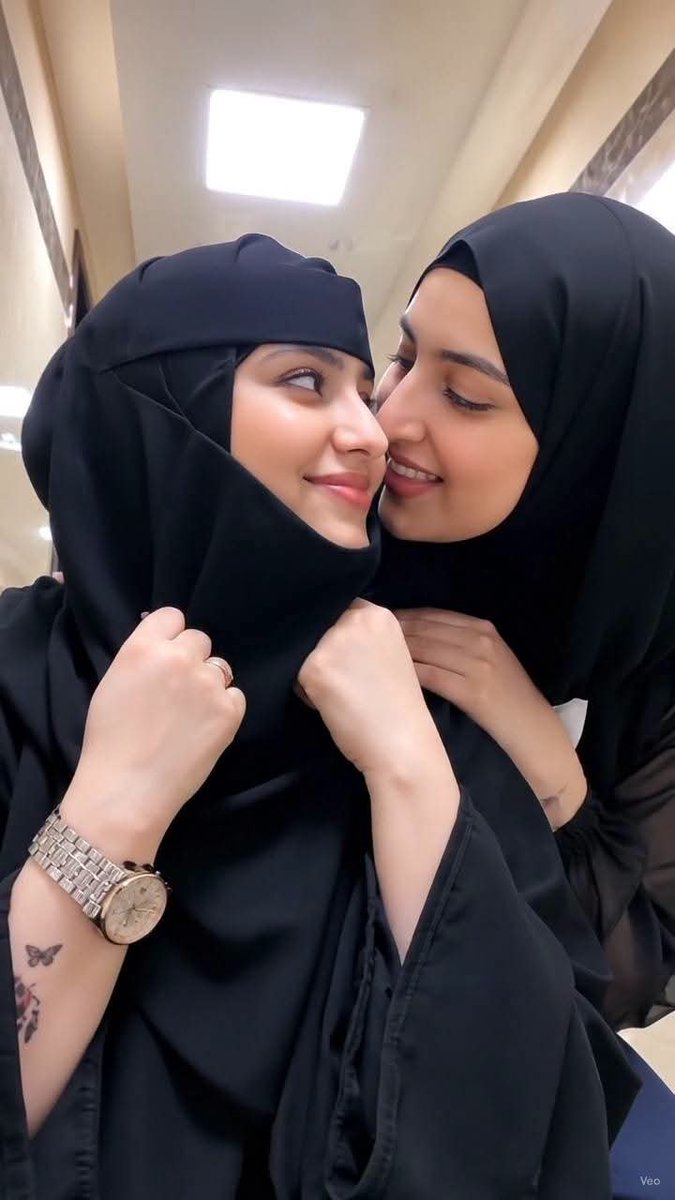 accuses22's tweet photo. اقسم بالله العظيم والمصحف الشريف اني صادقه والله شاهد ابحث عن شخص يحترمني وما يستغلني ويساعدني ويكون سندي  ونتعرف علئ بعض ونتعاهد علئ كتاب الله ان نكون صادقيين مع بعض ووفيين وما نخون بعض مهما حصل https://t.co/KCzxpQrZFJ