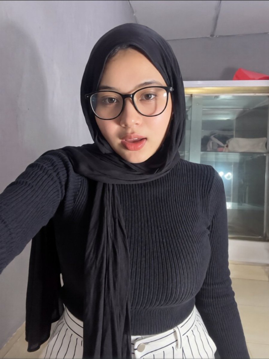 cheeerily's tweet photo. hijab cantikk

https://t.co/XdlBXnELuM https://t.co/4a9slTAKFi