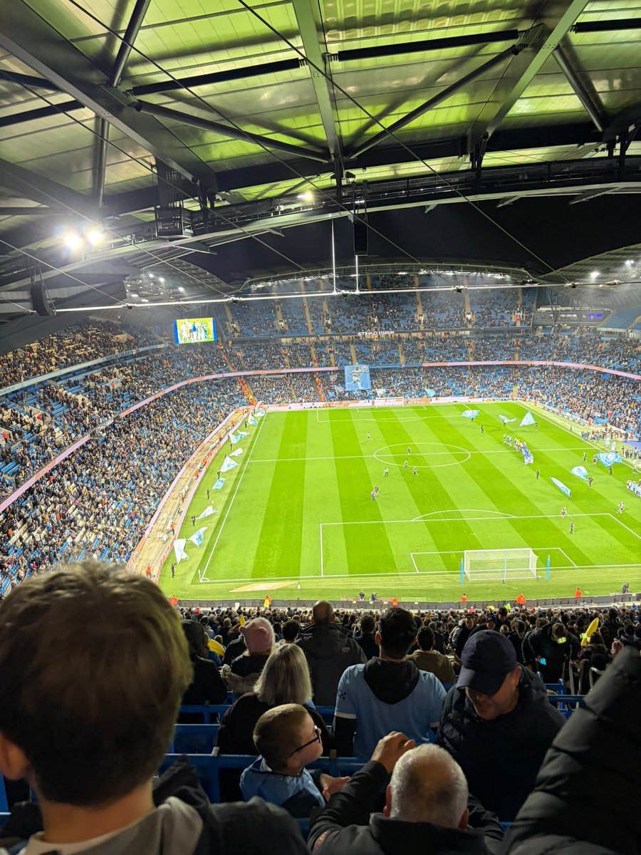 bcafcboy's tweet photo. Honking draw. Look how empty it was tonight at KO. Boring stadium, Crap fans, most likely get battered. Awful. #bcafc #mcfc https://t.co/1o8eiiAAM5