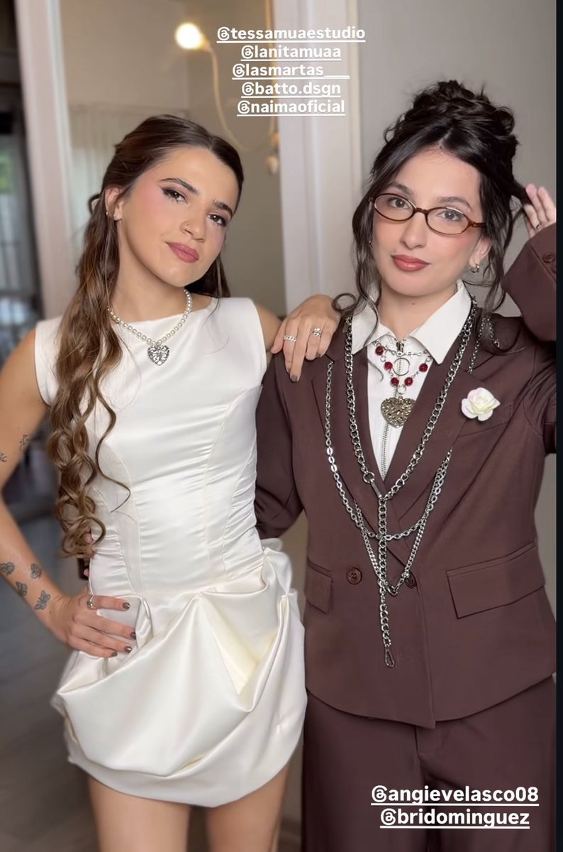 titirzwl's tweet photo. LAS AMO QUE LINDAS QUE ESTÁN 🤍🤎 https://t.co/UwsMxfFhDC