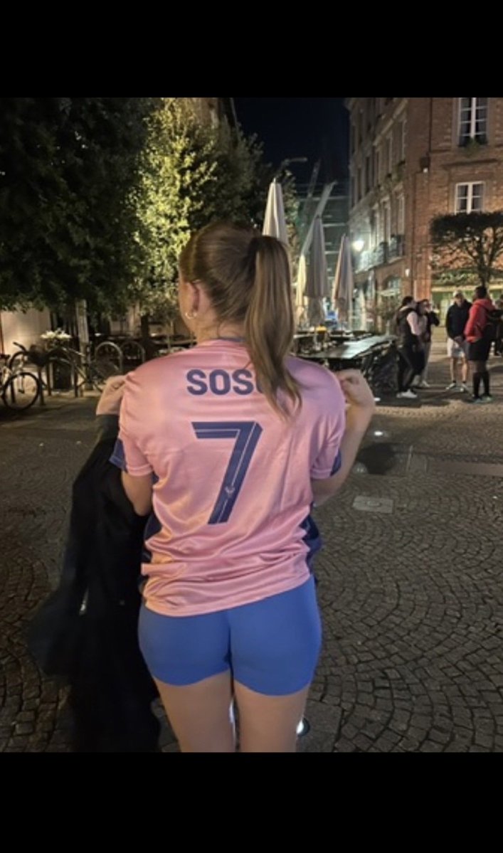 irl_exposer_2's tweet photo. Chloé 21 submitted by her brother https://t.co/Bvik2vI6Ul