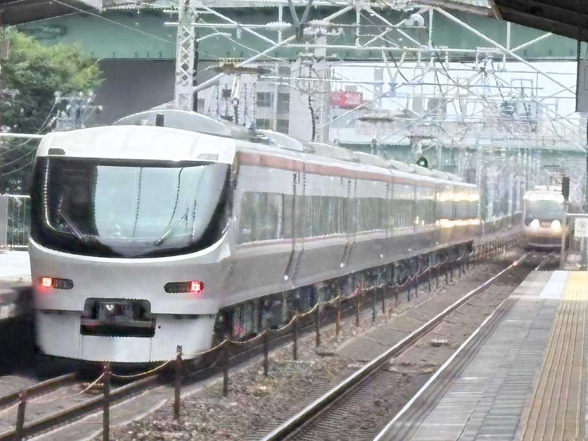 kitakaze2700's tweet photo. #これを見た人は8両編成の列車を出そう
385系E1編成 https://t.co/XWEaQDcwBR