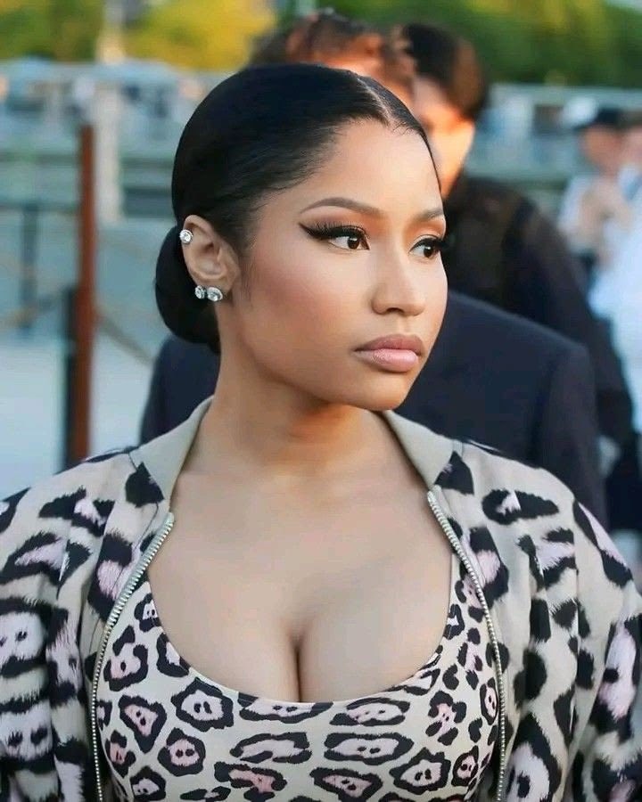 hegotapistol's tweet photo. @Dank_barbie I’m glad you’re enjoying this as much as me. Here’s another pic of Nicki’s fine ass for you to seethe over https://t.co/7HvJfdryeU