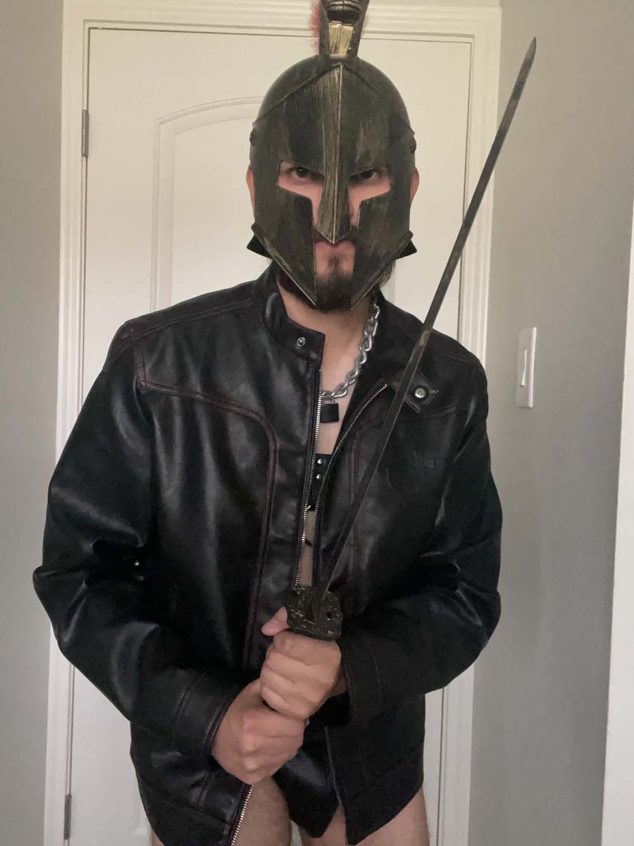 LeatherSpartan's tweet photo. #leatherspartan #leather #sword #sparta #spartan #kink #harness #bdsm #spqr #men #leatherjacket https://t.co/EynO3KkOb6