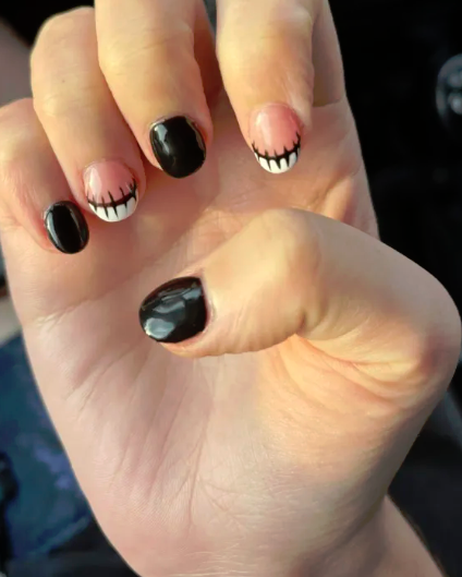 eggslamwich_'s tweet photo. mahi themed nails for halloween 🎃 https://t.co/qT8xLvpyEW