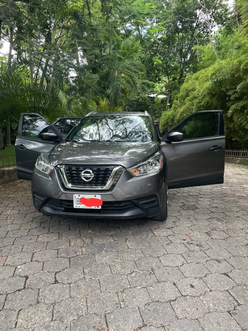 SWismithe's tweet photo. Nissan kicks 2019 automatic 4 cylinder li apen antre tout papier li a jou pri 16,000$ adresse extra maket petion ville 
110 miles tel 38744714 https://t.co/wgLJoUFN5T