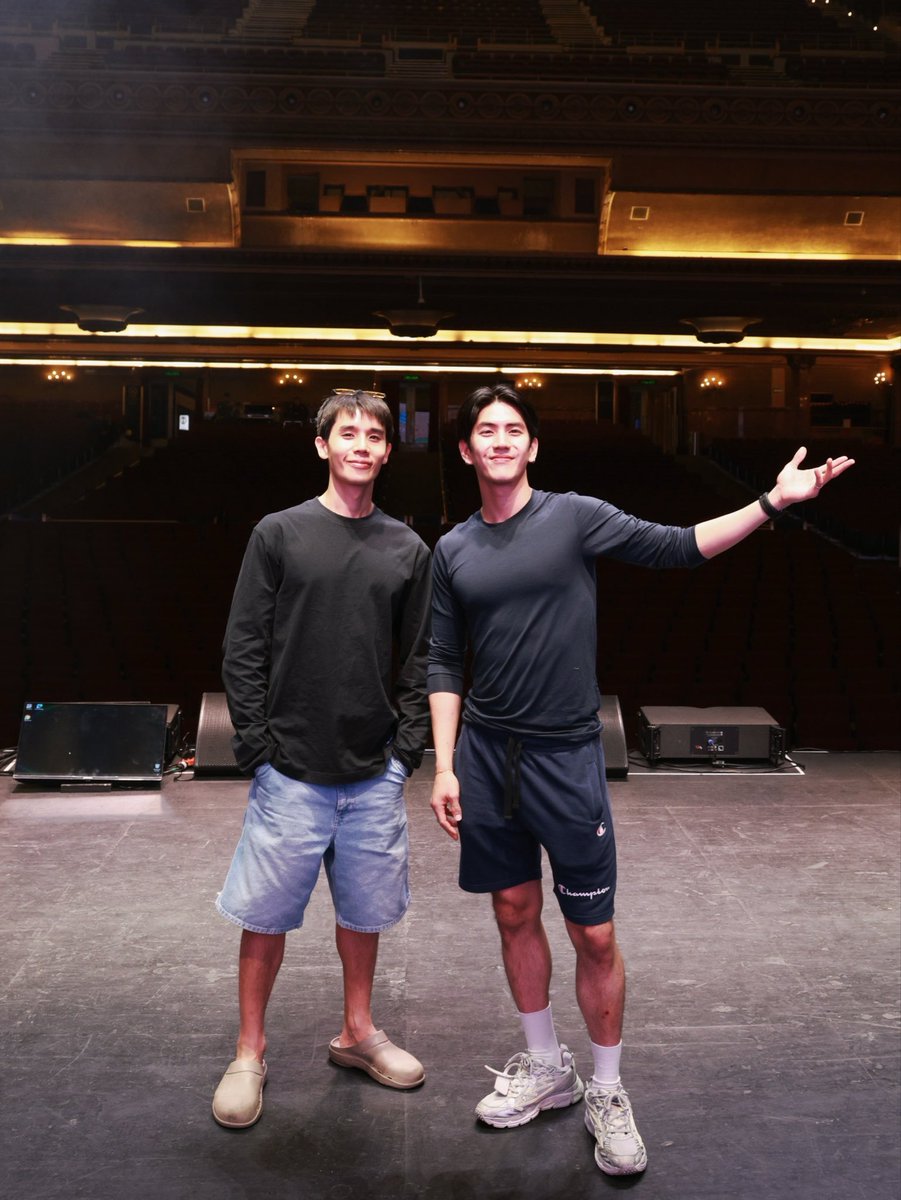 GMMTV's tweet photo. Hola de nuevo, Mexico! We are getting ready and can’t wait even a second more to see you in the theater! 🔥🇲🇽

#JSWITHAVOCEANINMEXICO
#GMMTV https://t.co/jlVlncKMwp
