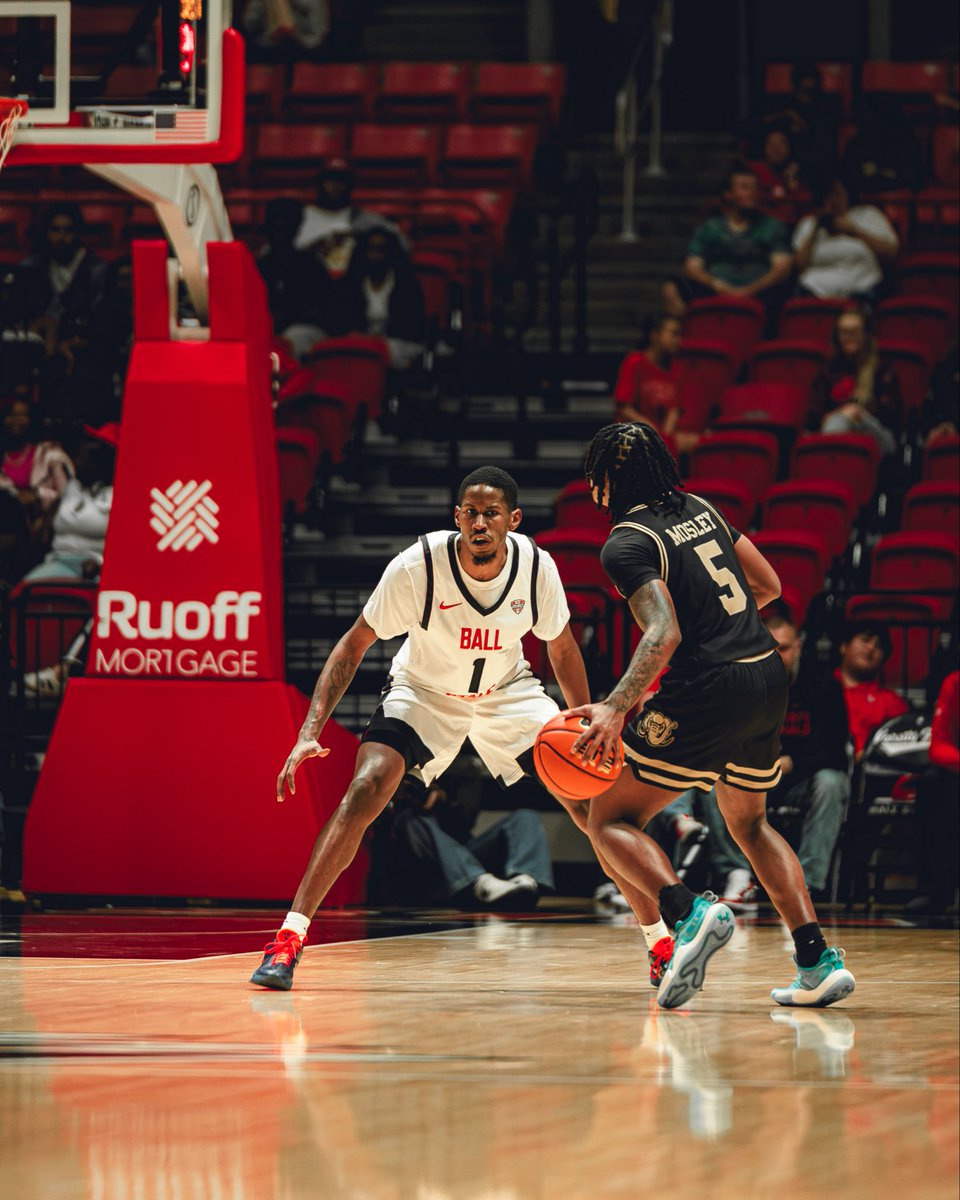 BallStateMBB's tweet photo. Defending the nest. https://t.co/x4TVrHdMkK