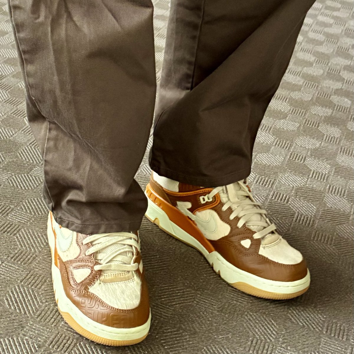 zenmai_sneakers's tweet photo. 今日はナイキ エアフォース3 NIGO🐵
NIGO x NIKE
AIR FORCE 3 LOW
“Light British Tan/Fossil”
HQ0260-200
#KOTD
#sneakers https://t.co/ZERMdqq3Kr