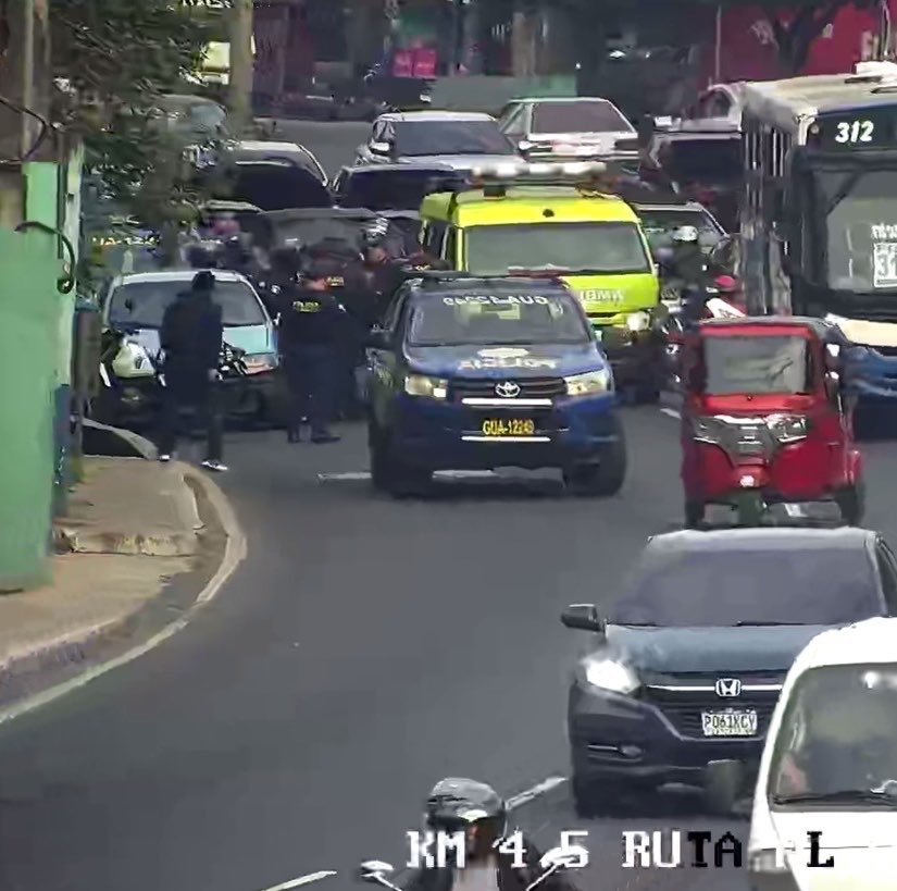 🚨Otro hecho armado se registró en el km 4.9 de ruta al Atlántico, zona 18. Según Amílcar Montejo, de la PMT de Guatemala, conductor fue herido y trasladado …