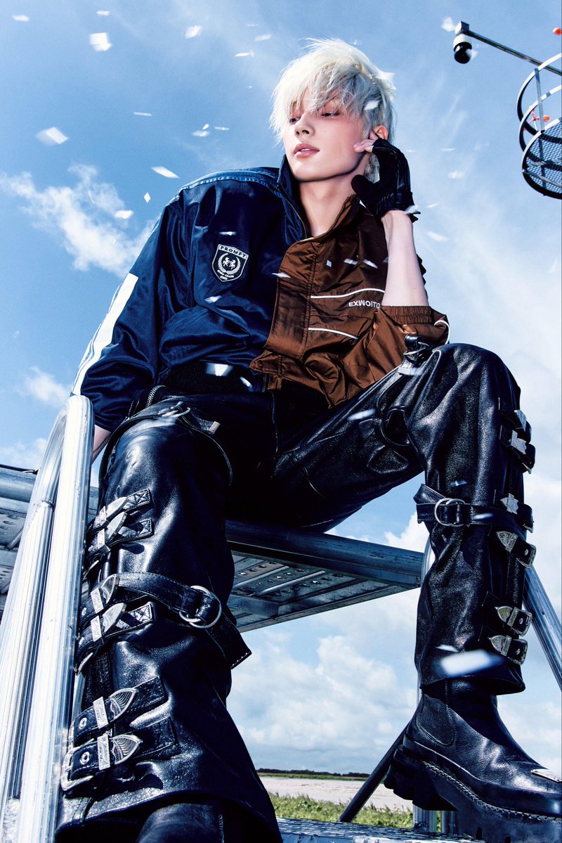 Swingin_Magic's tweet photo. @taehyunsgooch I mean look at the material ✧｡٩(ˊᗜˋ )و✧*｡ https://t.co/HThDyYnOGl