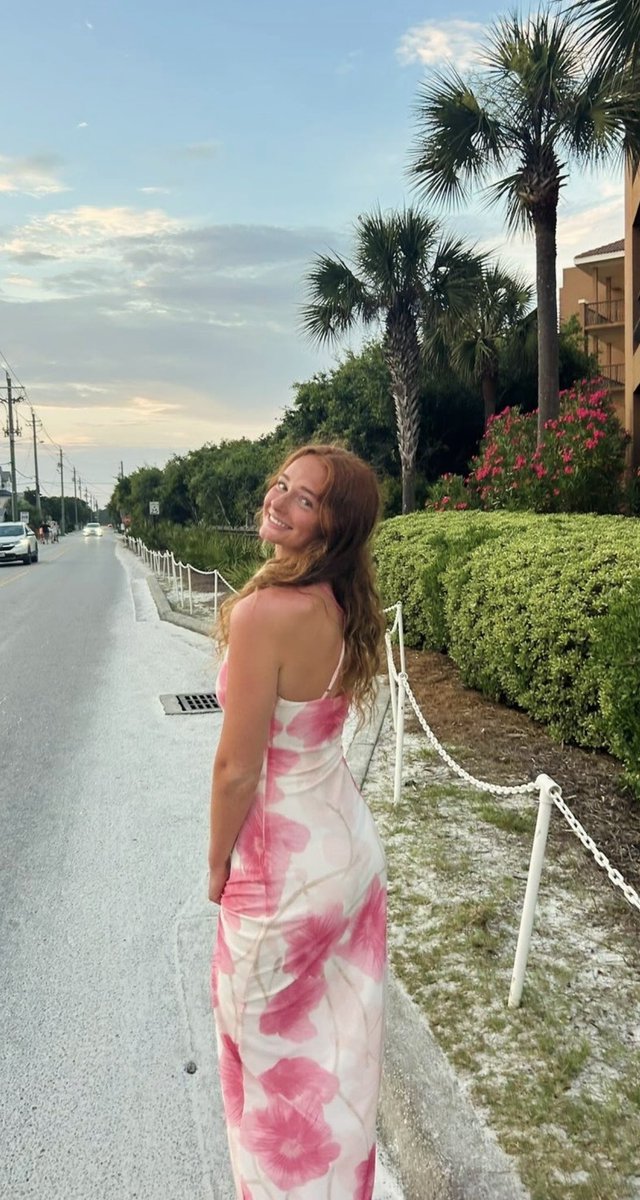 Vhuffnhmd's tweet photo. Take my sisters virginity https://t.co/LBUhBwRsm6