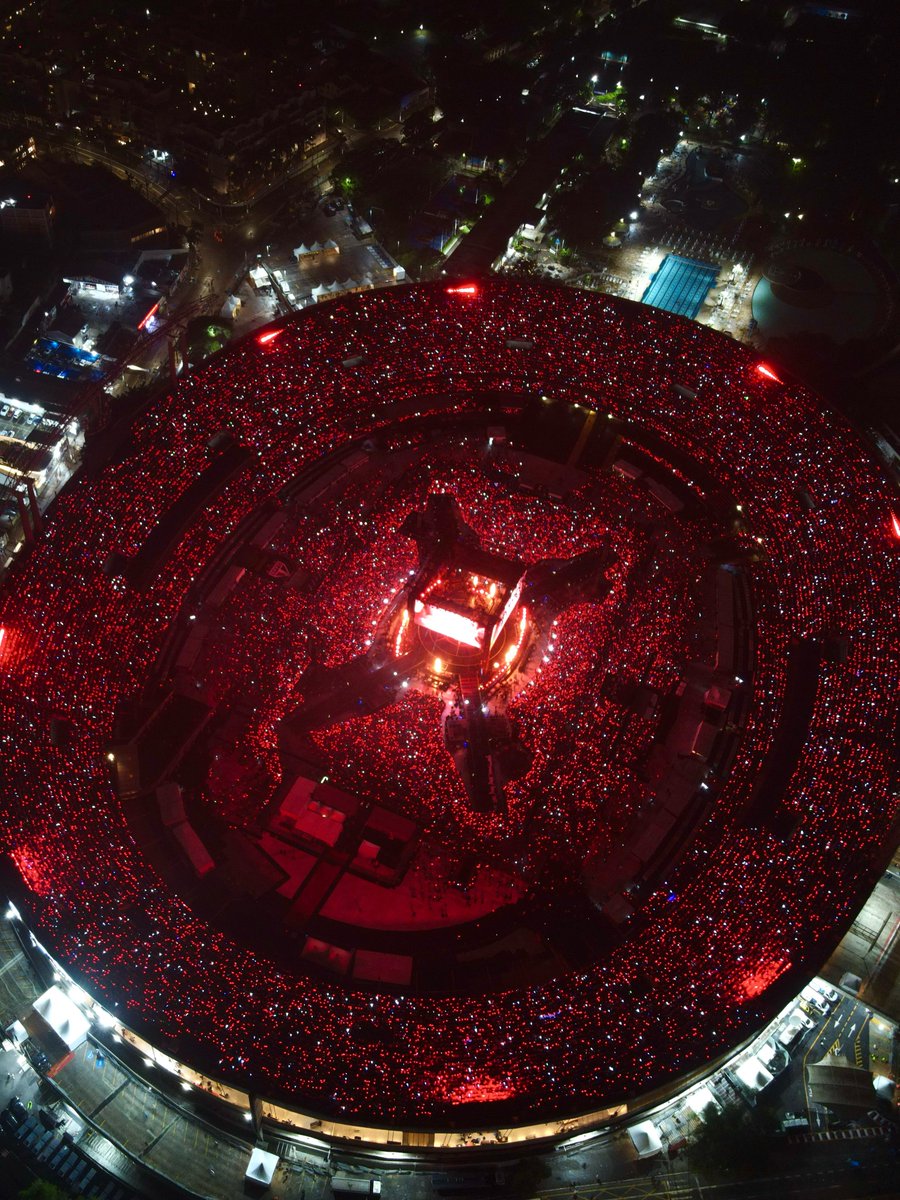 igorogh's tweet photo. 🚨 Confira imagens aéreas impressionantes da primeira noite da BTS WORLD TOUR ‘ARIRANG’ no Estádio do MorumBIS, em São Paulo! 💜🇧🇷

Com palco 360° e público estimado em mais de 90 mil fãs, o BTS protagoniza um espetáculo grandioso na capital paulista! 

📸 @willkhalifaman https://t.co/ugpAc5umc8