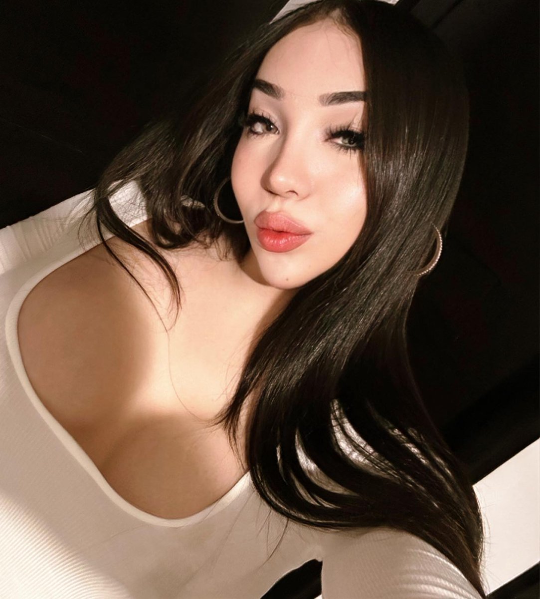 Tgirls_Only's tweet photo. Wonder Valentina
Beauty trans girl 💅 https://t.co/JlQSVadIP7