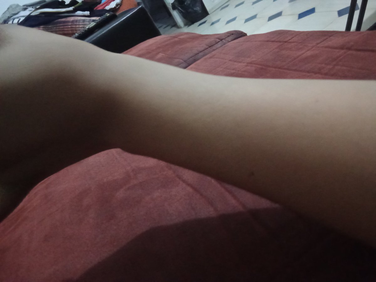 sammyukn's tweet photo. Viendo mi brazo de kuando kilos me imaginan 🤮🤮 https://t.co/FtKCGUioRn