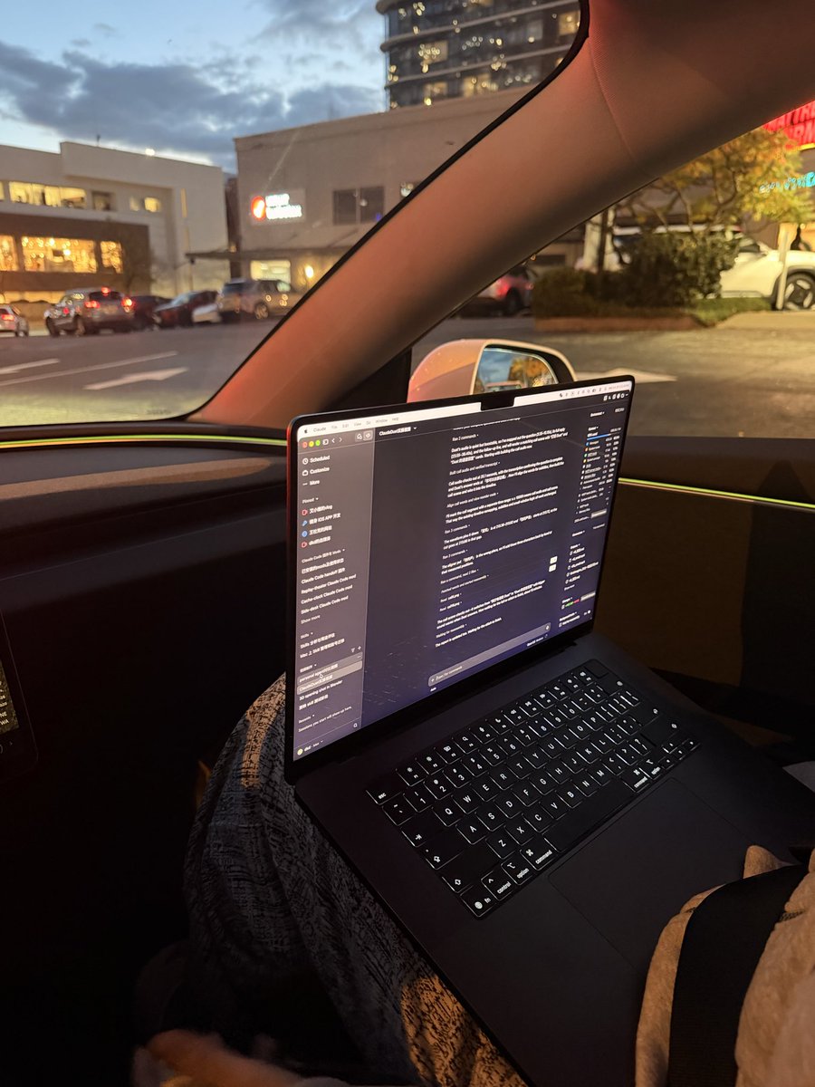 justdkd's tweet photo. When I get AI-addicted, my laptop is always on all day long https://t.co/qxYAaqYFyS