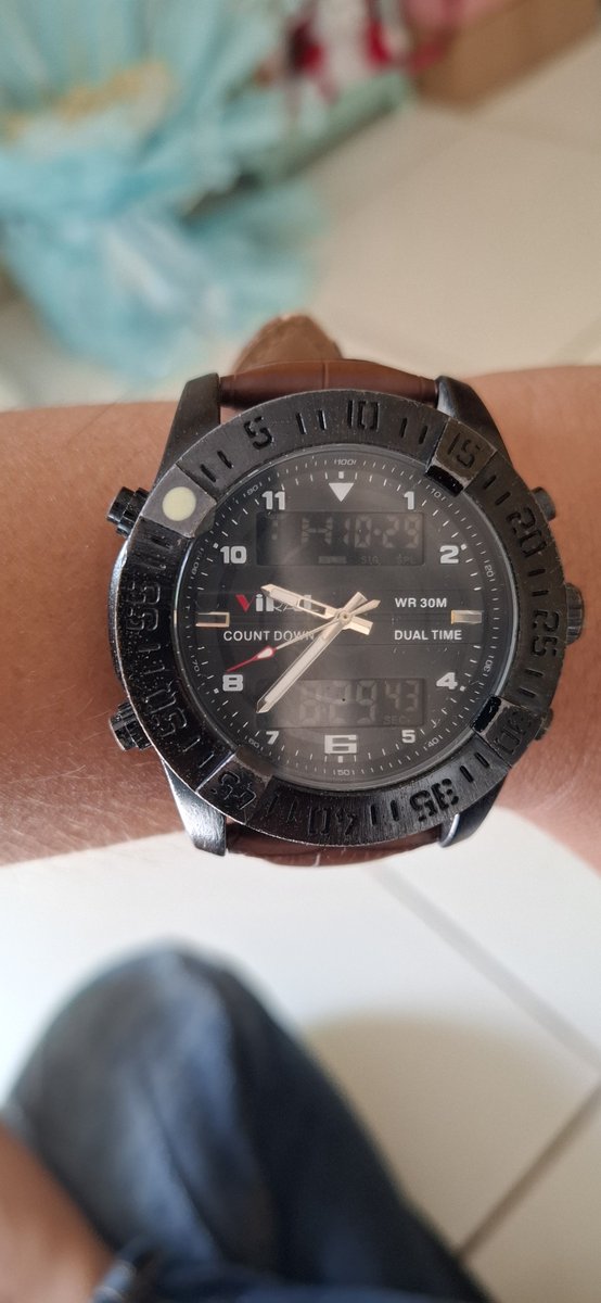 B4yuc4nder4's tweet photo. @stevewilldoit My rolex https://t.co/oXB2wJL26S
