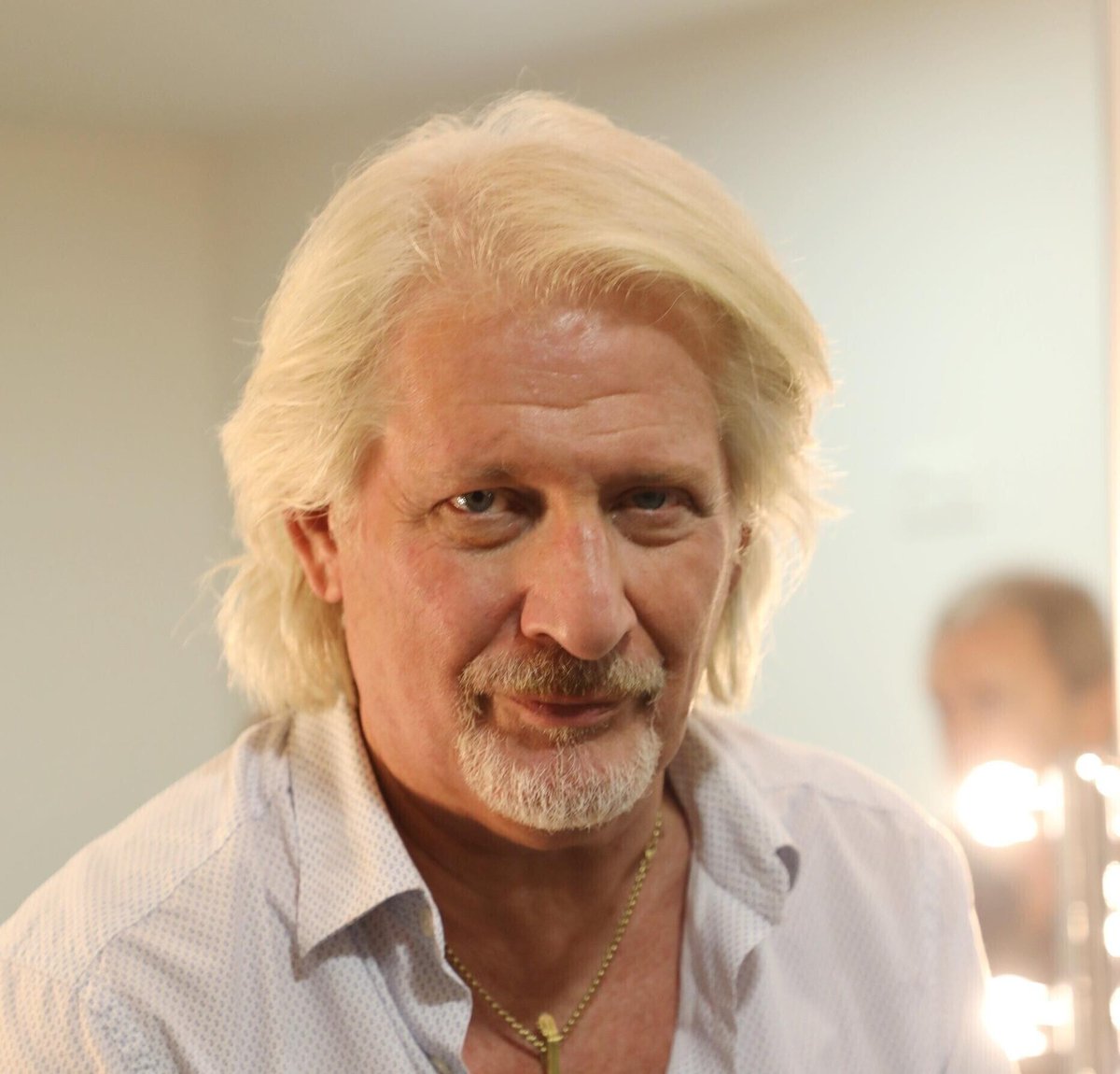 le_Parisien's tweet photo. Une nouvelle preuve qu'#ilsepassequelquechose ? Patrick Sébastien, qui souhaite éviter un second tour LFI-RN, révèle qu'il voterait pour David Lisnard en 2027 ➡️ https://t.co/at6DUyJ7gV https://t.co/DSTsPQziHN